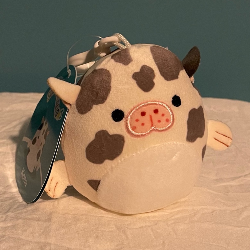 NWT’s Kona the seacow 3.5 in Squishmallow Clip